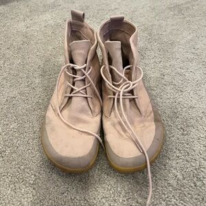 Vivo barefoot Women's Pink High-Top Shoes